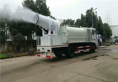 改裝工地灑水車廠家與汽車物流 專業(yè)定制與高效運輸?shù)耐昝澜Y合